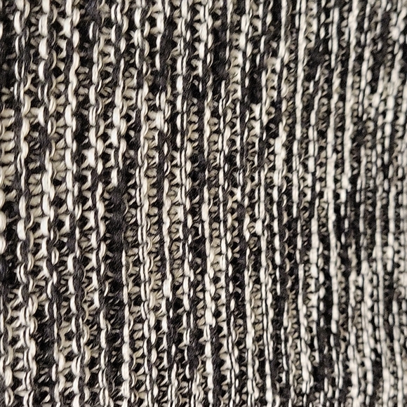 Gap sleeveless open cardigan- marked black and white - Picture 5 of 7